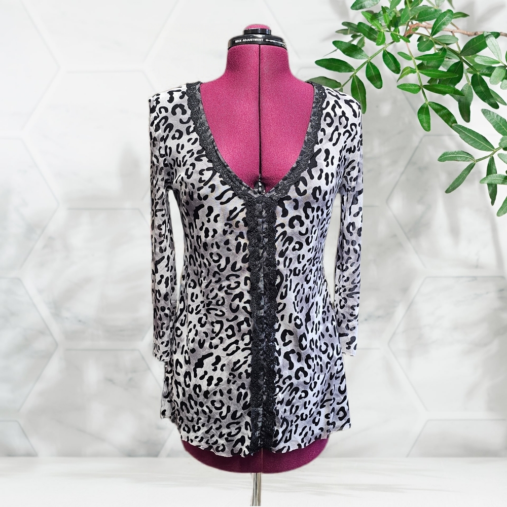 GNW Leopard Print Black Gray Lace Trim Scoop V Neck Blouse